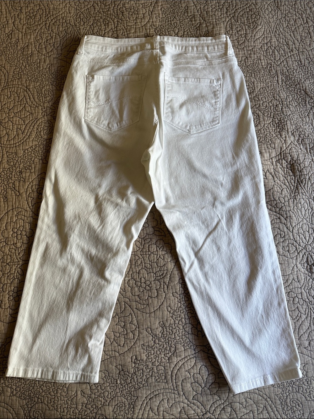 Lee White Cropped Jeans - Women - Picture 6 of 10